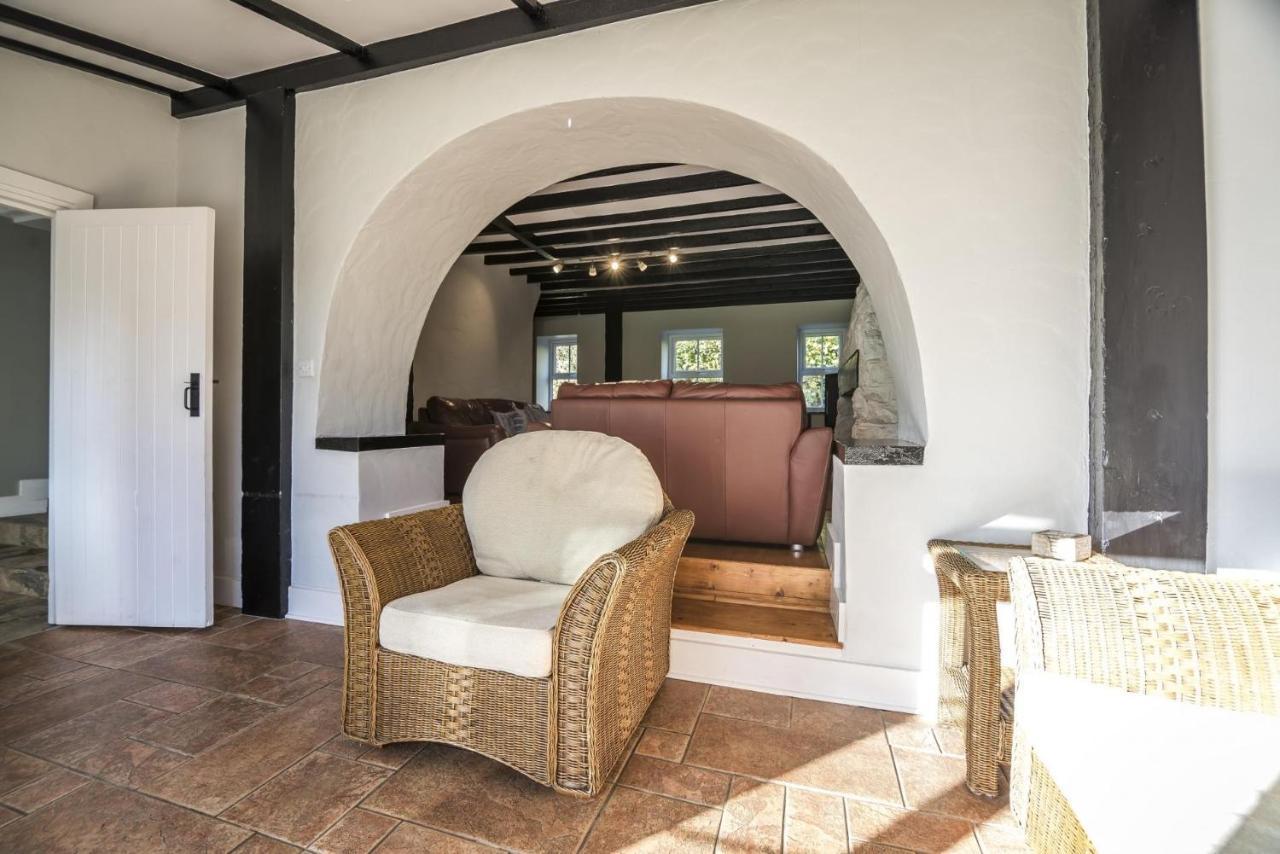 Barn Conversion - Hot Tub - Penally - Tenby エクステリア 写真